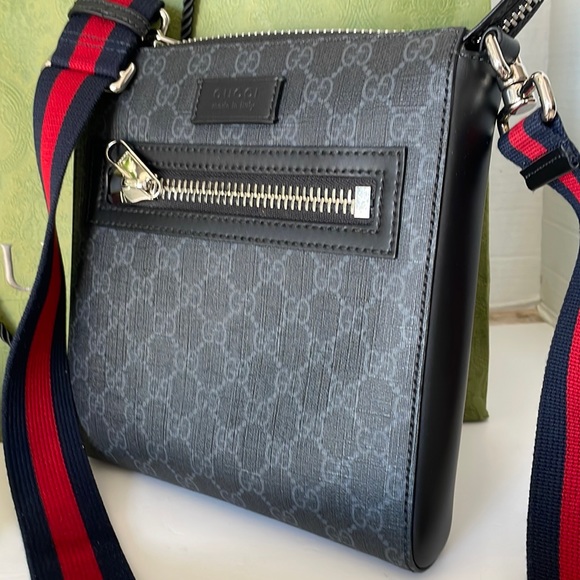 Gucci Other - ❌(SOLD)❌NWT-AUTHENTIC UNISEX MESSENGER LEATHER BAG GUCCI, MADE IN ITALY.